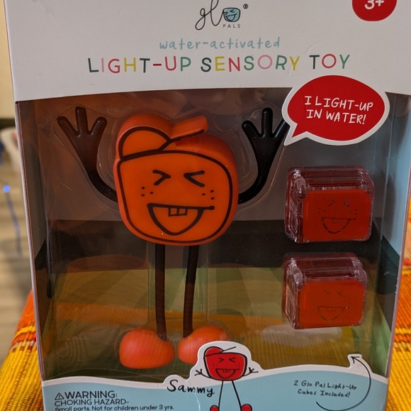 Glo Pals Light Up Sensory Toy Water Activated - Picture 1 of 2